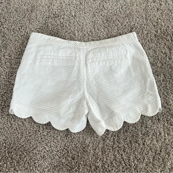 {Lilly Pulitzer} White Scalloped Buttercup Shorts - Picture 9 of 10